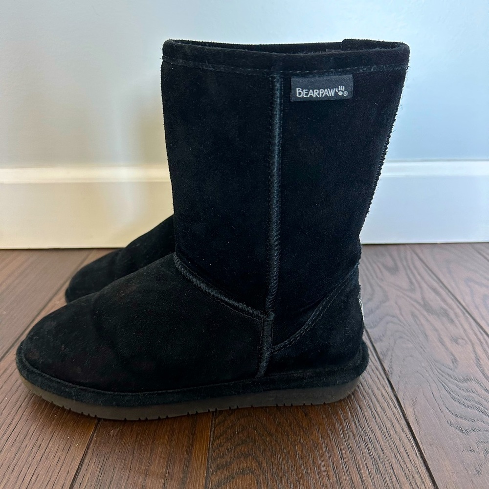 Women’s Bearpaw Black Boots Size 6